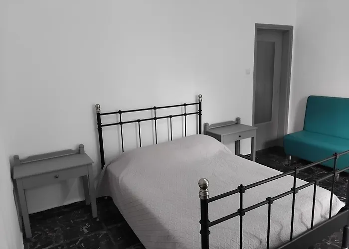 Kuburno House - Spacious - Close To The Beach Apartment