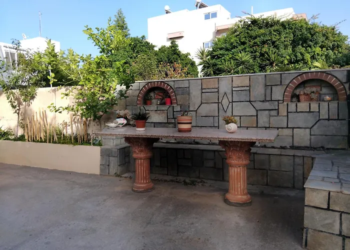 Kuburno House - Spacious - Close To The Beach Apartment